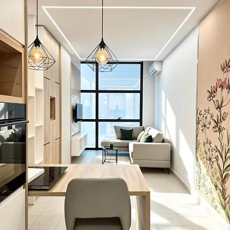 Modern 1br In Heart Of Private Parking Fast Wifi * Durrës