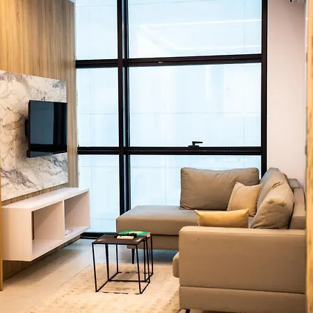 Modern 1br In Heart Of Private Parking Fast Wifi 아파트 *